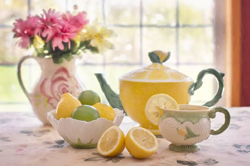 tea with lemons; a good way to enhance tea benefits