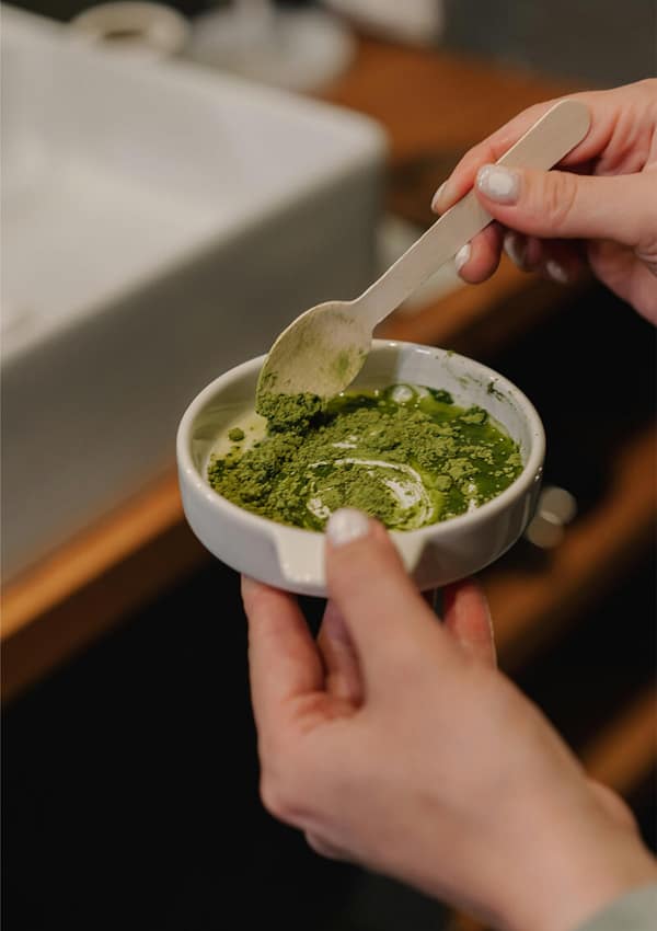 7 Matcha Tea Skin Benefits For Young, Healthy Skin